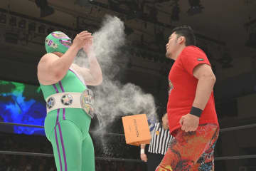 ササダンゴvs矢野通の「DDT×新日本～一面対抗戦」は棚橋弘至、YOHが電撃参戦、髙木三四郎も一日限定復帰し大団円で幕！「新日本とDDT、もっと力を合わせてもいいんではないでしょうか？」