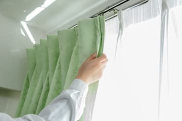 風水的にNGとされるカーテンの色７選　方角ごとに避けるべき色とは？