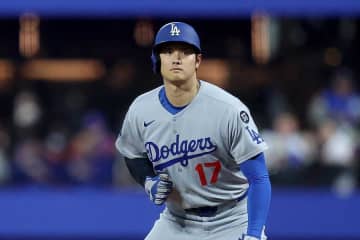 大谷翔平の打席で「カオスだ！」　まさかの珍事に米実況驚き「デコルテの提供でお送りしました」