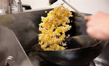 家族で楽しむラーメンチェーン「清六家」がチャーハンアンケートを実施