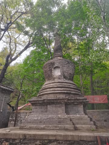 仏塔に秘められた虎と高僧の物語　北京市