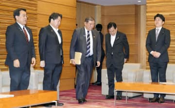 政府、書店振興へ経営負担を削減　在庫を効率的に管理、返品抑制も