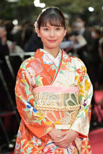 「顔似てきてない？」芳根京子と本田響矢の“オフショット”にファン悶絶「本当にお似合い」「尊すぎ」