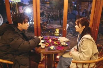 小芝風花、佐藤健に「もっとクールな方だと…」　「私の夫と結婚して」笑顔あふれる撮影の裏側公開
