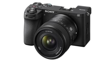 ソニー、「α6700」アップデート公開。撮影中のスマホ転送、Creators’ Cloud連携など機能強化