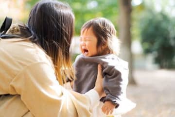 【現役保育士がアドバイス】食事、お出かけ、着替えの“あるあるイヤイヤ”対処法