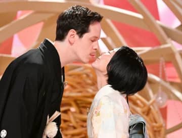 「目も鼻も黒髪もすべてが美しかった」劇団四季で活動経験のあるミュージカル俳優の妻にアメリカ人の夫がゾッコン！