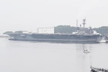 横須賀　米原子力空母「ワシントン」が出港　九州沖で離着艦訓練か