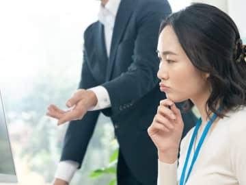 「仕事がデキる謙虚な上司」ほど危険！ 身近にいるだけで「謎の反抗心」に支配されてしまう理由