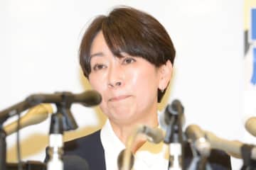 山尾志桜里氏〝出馬会見〟で怒号　不倫否定の「ゼロ回答」で国民民主に大逆風も