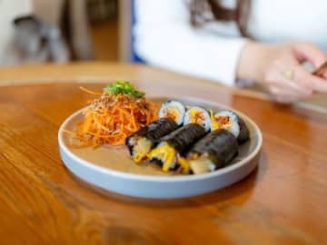 若く見られるために！50代に向けて〈韓国料理〉が最強の美容食な理由4つ。