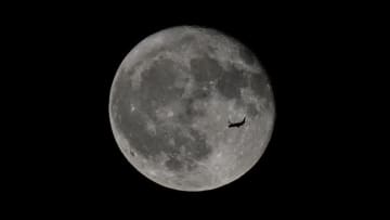 夜空を見上げよう、６月の満月「ストロベリームーン」と天の川