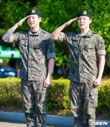BTS ジミン＆ジョングク、本日除隊！2人揃って笑顔で登場