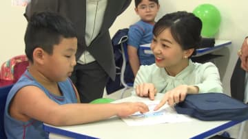 佳子さま、ブラジル・カンポグランデの学校で日系児童らと交流　沖縄出身者多い地域に「カンヒザクラ」植樹