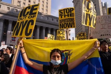 移民摘発に抗議のデモ、全米に拡大　ＮＹやシカゴでも