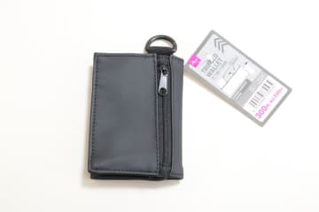 先にダイソー見ればよかった！「旅行用にめっちゃいい！」「安いのに機能性ばっちり」黒財布