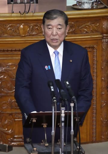 潜水艦裏金問題、参院で警告決議　石破首相「重く受け止める」