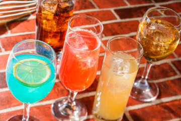 ドリンク約100種類！豪華な食べ飲み放題で夏を満喫「ビアガーデン AMA GARDEN」