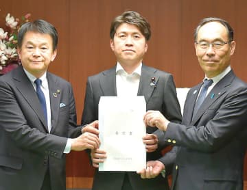 ルート案の早期公表を　首都高速埼玉新都心線から東北道付近まで結ぶ「核都市広域幹線道路」　県とさいたま市が要望　埼玉県南部の慢性的な混雑と東西方向の交通容量を強化