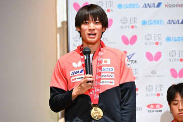 【卓球】世界選手権男子ダブルス金・戸上隼輔に大役　母校イベントのエキシビマッチで後輩と共演