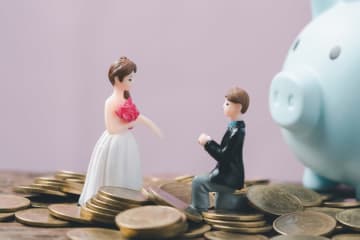 「結婚に前向きになれる年収額」は540万円!? 実際“結婚に必要な年収”はいくらなの？ 都内で暮らす費用をもとにシミュレーション