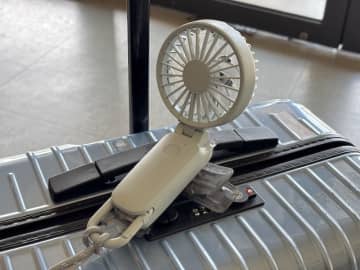 日傘に取り付けられるハンディファンを熱帯圏でテストしてみた