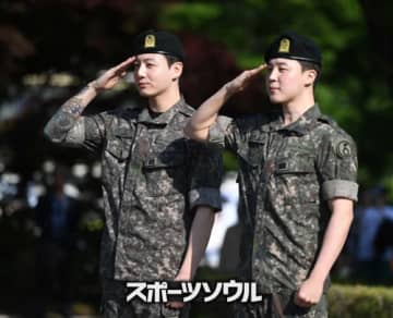 BTS・JUNG KOOK＆JIMINにファン数百人が歓声、感激、号泣…韓国メディアが目にした除隊現場の光景