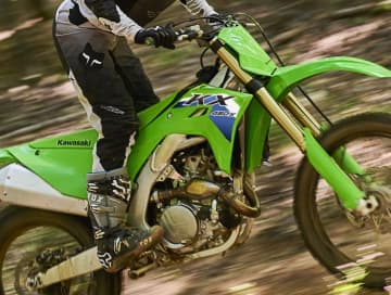 カワサキKX/KLXシリーズ6モデル発表　進化したスペックに注目集まる