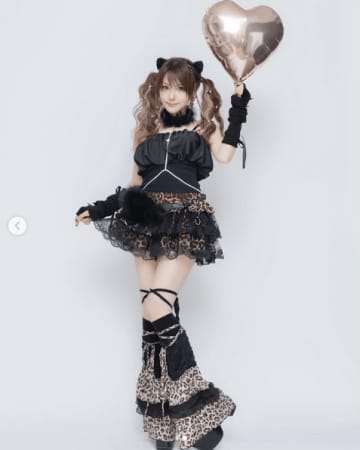 「絶対領域が最高にたまらん」元モー娘。・田中れいな、ヒョウ柄と黒のミニスカ姿から見える美脚にファン大絶賛