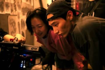 映画『ラブ・イン・ザ・ビッグシティ』“普通になじめない”2人の同居生活スタート編本編映像解禁！同世代主演コンビのメイキング写真解禁