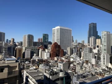 芝パーク・タワー 14階｜「三田」駅徒歩5分、近くには歴史ある「芝公園」。充実した共用施設、ホテルライクな暮らしが叶う。陽当たり良好な南西角住戸