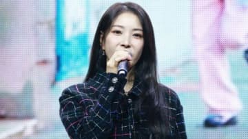 BoA、ソウル各地のバス停で悪質な落書きテロに遭う…ファンたちが直接消す騒ぎに