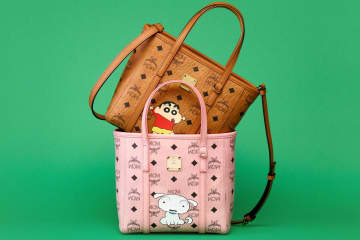 MCM×「クレヨンしんちゃん」“しんちゃん＆シロ”描いたバッグやミニ財布