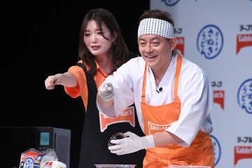 井戸田潤＆蜂谷晏海夫妻がイベント初共演で食育方針明かす「離乳食を自然由来のもので」