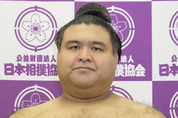 高安、“美人妻”とバラエティー初共演　2歳長男の声援に苦笑い…ファン爆笑「いいネタもってきたな～w」