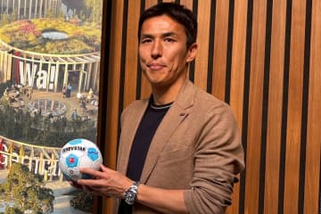 長谷部誠「久しぶりに上手くいかないことが新鮮」練習場に日々“12時間”…日本代表兼任も「こんなに恵まれた環境はない」