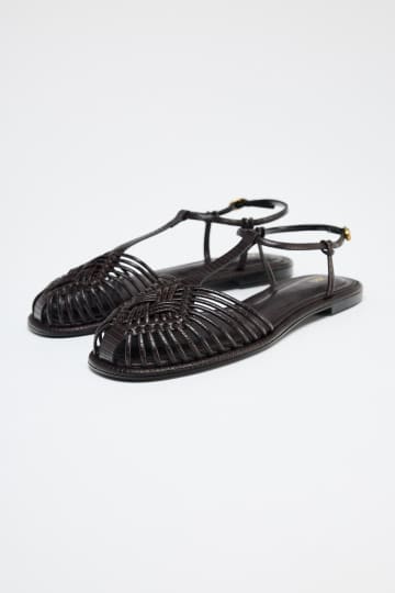 【ZARA】今からヘビロテ確定「お買い得サンダル」