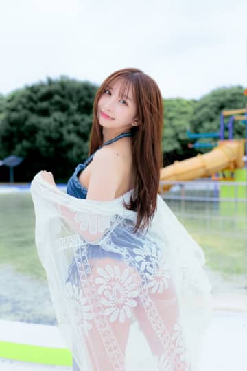 「推してもらいやすい私でいたい」自称“変人”グラビアタレント・清水れい、水着撮影会初挑戦で見せた“リアルな素顔”