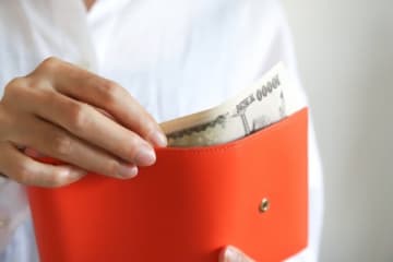 不便？キャッシュレス決済使わず「現金派」を貫く人々　クレカで「痛い目に遭った」という声も