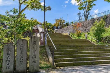 萩原朔太郎の『石段上りの街』あらすじ紹介。日本の自然と文化の妙。郷里の温泉伊香保を味わう文学作品