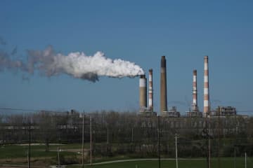 米政権、火力発電の排出規制撤廃　温暖化懸念も「経済成長と両立」
