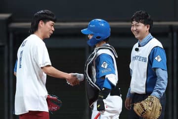 エスコンでサプライズ登板→まさかの大暴投　喝采浴びた人気者に反響「ホンマ素敵」「びっくりしすぎ」