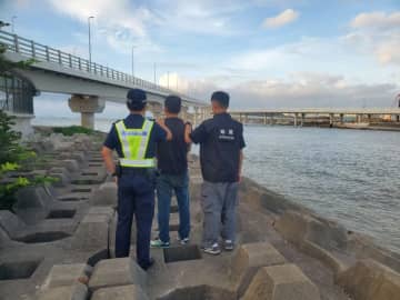 マカオ沖の港珠澳大橋人工島で密航事案1件摘発