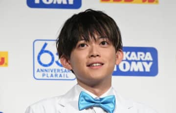 松丸亮吾、飛行機内での“恐怖体験”を告白⇨「脱出ゲームのオープニングすぎる」と話題に