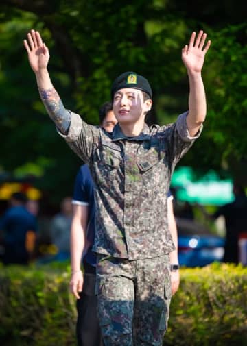 除隊直後のBTS・JUNG KOOK、思わぬ警察沙汰に…私生活を脅かす“サセン”に苦しめられるBTSメンバーたち