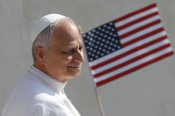 新ローマ教皇が最下位ホワイトソックスの帽子を被る　全米熱狂「ファン確定」「祈りが必要」