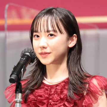 幼稚舎ではなく中等部から慶応に入った芦田愛菜の賢すぎる選択…「マルモ」で多忙だった小学生時代【あの有名人の意外な学歴】