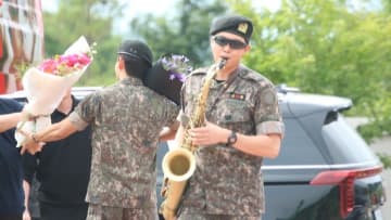「何でコナン？」BTS RM『名探偵コナン』演奏の謎にファンが推理合戦「Vのため」「歌詞を伝えたかった」本人が明かした真実とは…？