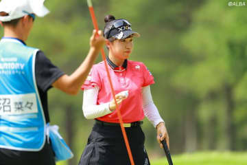 ＜中間速報＞菅沼菜々、安田祐香ら首位　ルーキー寺岡沙弥香1差追走