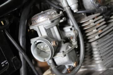 旧車オーナーが頼る店。1960～70年代の名車バイクの「再生」現場とキースター燃調キットの信頼性に迫る